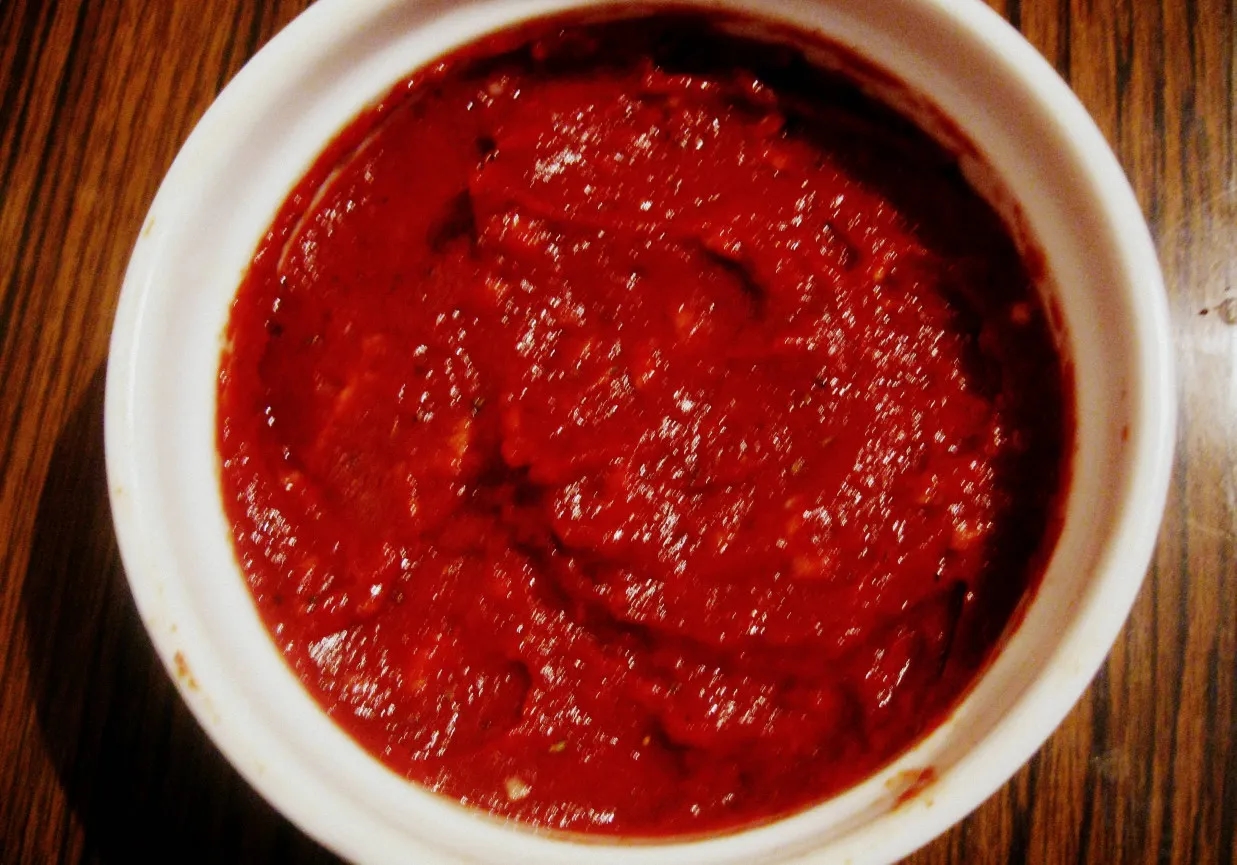 Jak się robi sos do pizzy - proste przepisy na pyszny smak