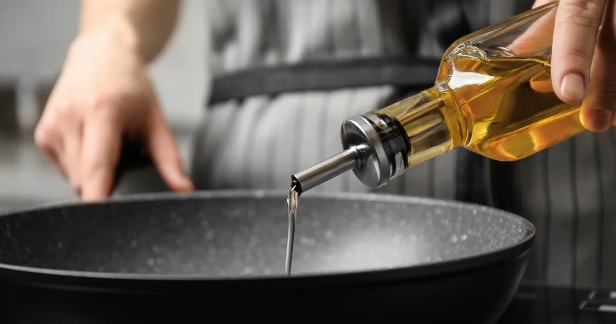 Czy można smażyć na oliwie z oliwek? Zdrowe właściwości i porady